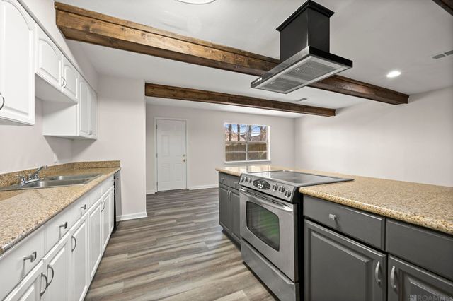 9219 Baronne Dr, Baton Rouge, LA 70810