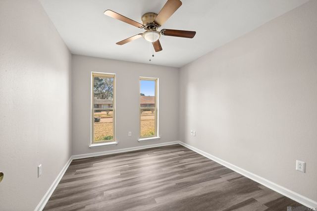 9219 Baronne Dr, Baton Rouge, LA 70810