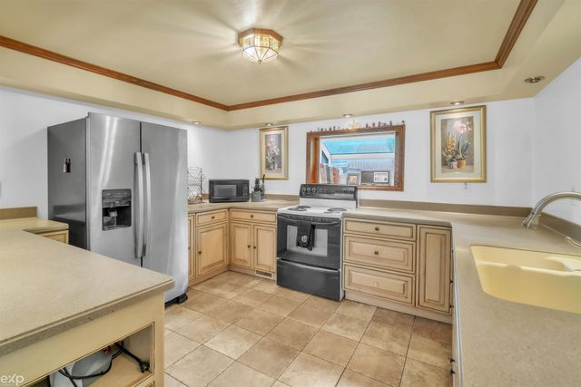 702 Bay Road, Bangor Twp, MI 48706