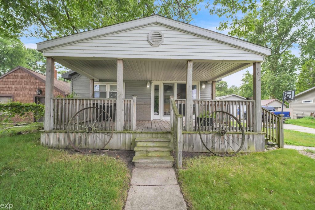 702 Bay Road, Bangor Twp, MI 48706