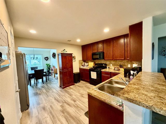 2102 Red Cedar Trail, Rosenberg, TX 77471