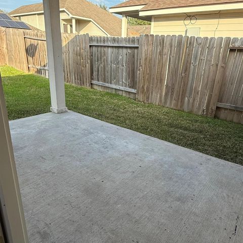 16542 Whitaker Creek Drive, Houston, TX 77095