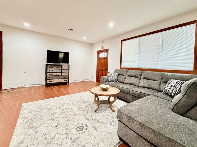 3709 Beaumont, Liberty, TX 77575