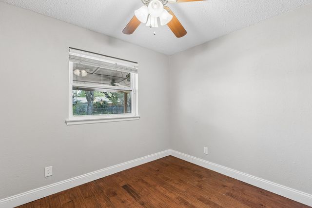 2016 Meadow Lark, Irving, TX 75060