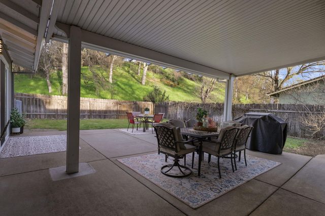 61 Tidmore Lane, Redding, CA 96003