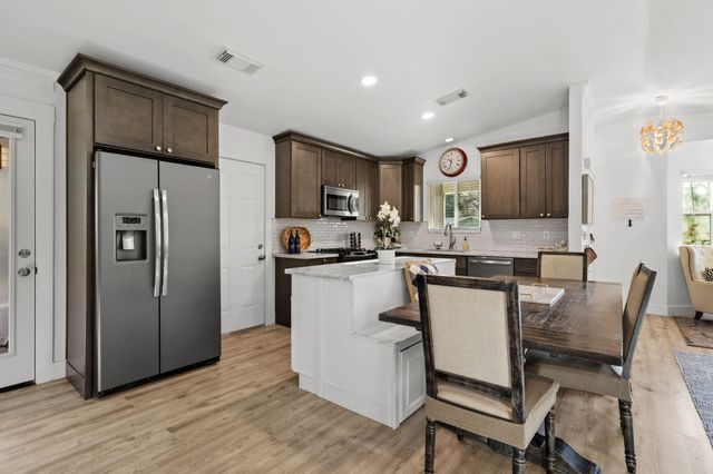 61 Tidmore Lane, Redding, CA 96003