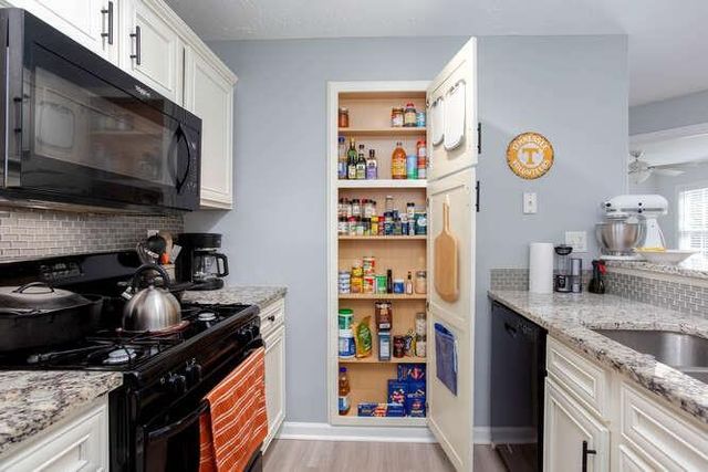 2164 River Heights Court SE, Marietta, GA 30067