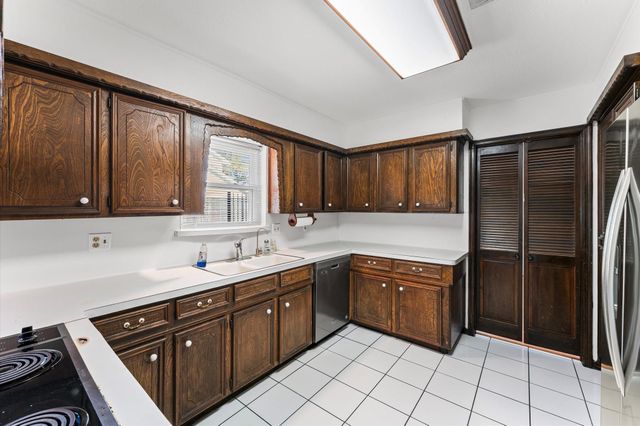 9707 Rocktree Drive, Houston, TX 77040