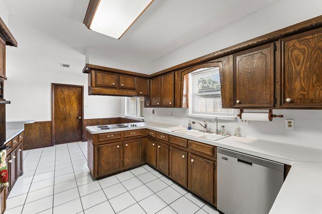 9707 Rocktree Drive, Houston, TX 77040