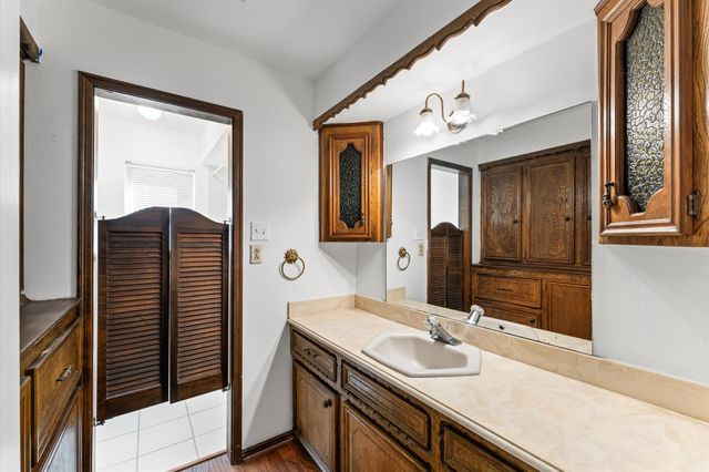 9707 Rocktree Drive, Houston, TX 77040