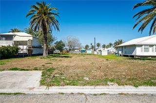 1144 S Arch St S, Aransas Pass, TX 78336