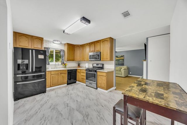 10449 Reymouth Ave, Rancho Cordova, CA 95670