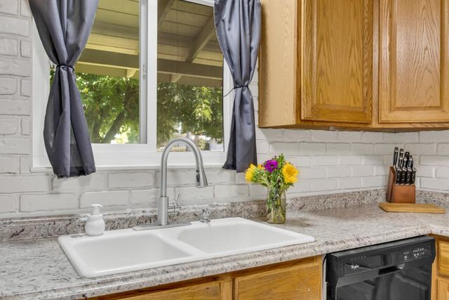 10449 Reymouth Ave, Rancho Cordova, CA 95670