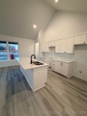 245 W 481 Road, Pryor, OK 74361