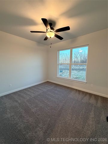 245 W 481 Road, Pryor, OK 74361