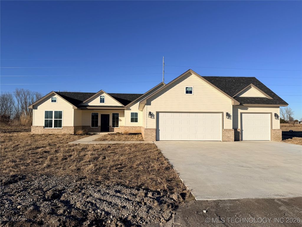 245 W 481 Road, Pryor, OK 74361