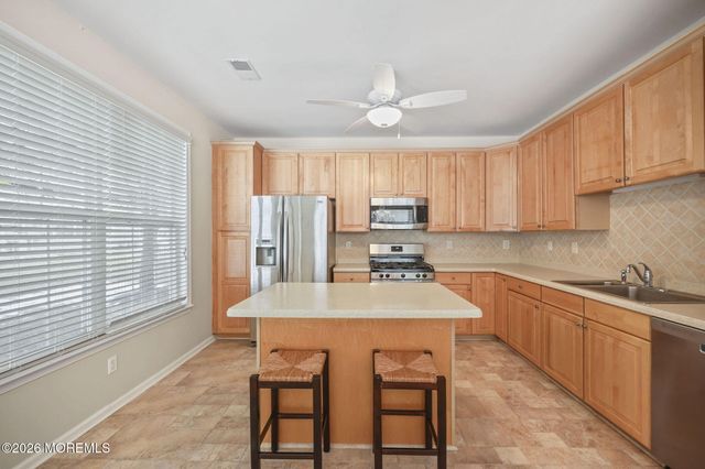 564 St Andrews Place, Manalapan, NJ 07726