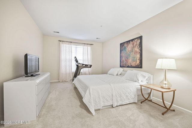 564 St Andrews Place, Manalapan, NJ 07726