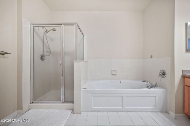 564 St Andrews Place, Manalapan, NJ 07726