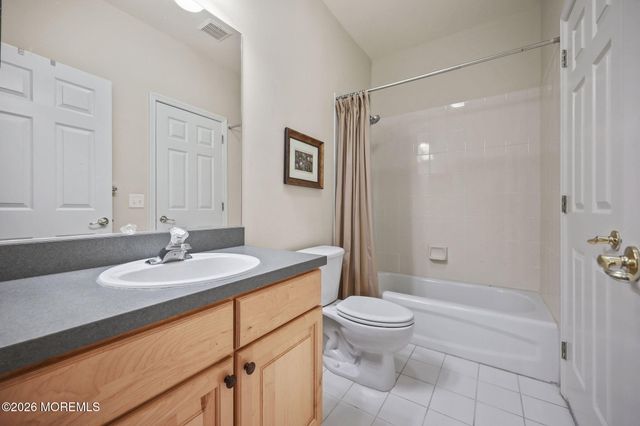 564 St Andrews Place, Manalapan, NJ 07726