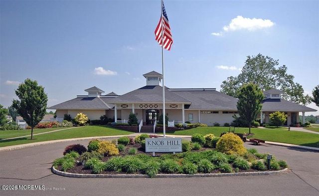 564 St Andrews Place, Manalapan, NJ 07726