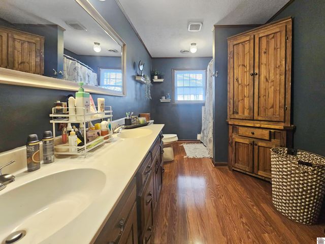 305 State Route 893, Mayfield, KY 42066