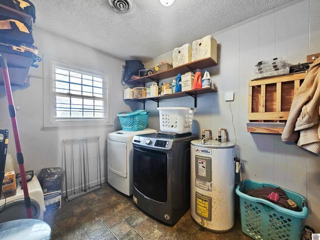 305 State Route 893, Mayfield, KY 42066