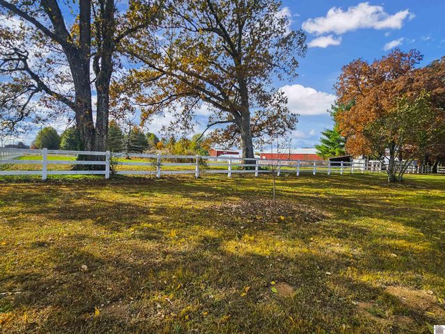 305 State Route 893, Mayfield, KY 42066