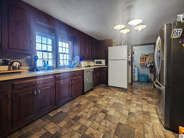 305 State Route 893, Mayfield, KY 42066