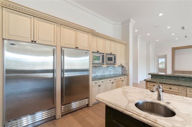 3093 RED ARROW Drive, Las Vegas, NV 89135