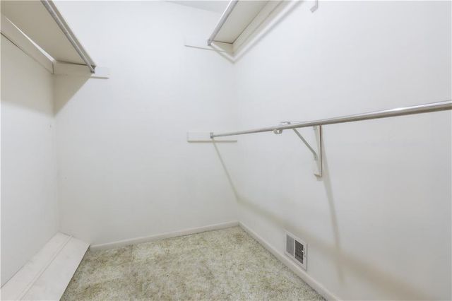 1343 Camelot Drive, Liberty, MO 64068