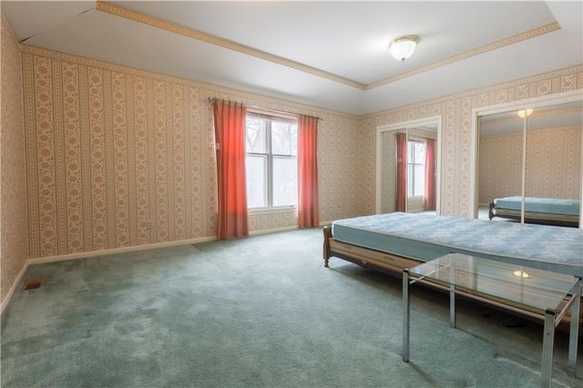 1343 Camelot Drive, Liberty, MO 64068