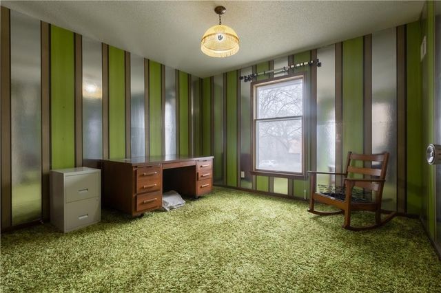 1343 Camelot Drive, Liberty, MO 64068