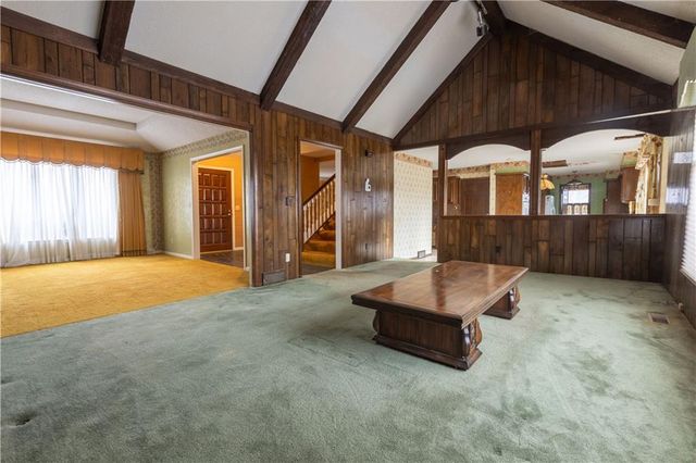 1343 Camelot Drive, Liberty, MO 64068