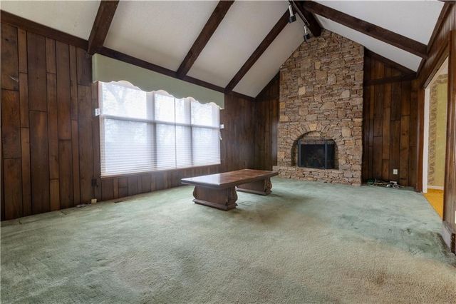 1343 Camelot Drive, Liberty, MO 64068