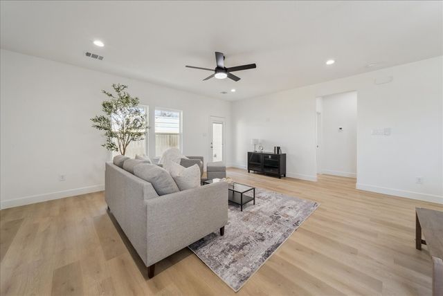 2925 Lasalle Street, Fort Worth, TX 76111