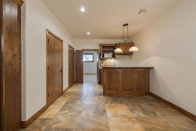 4409 Shorthorn Lane, Edmond, OK 73034
