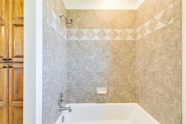4409 Shorthorn Lane, Edmond, OK 73034