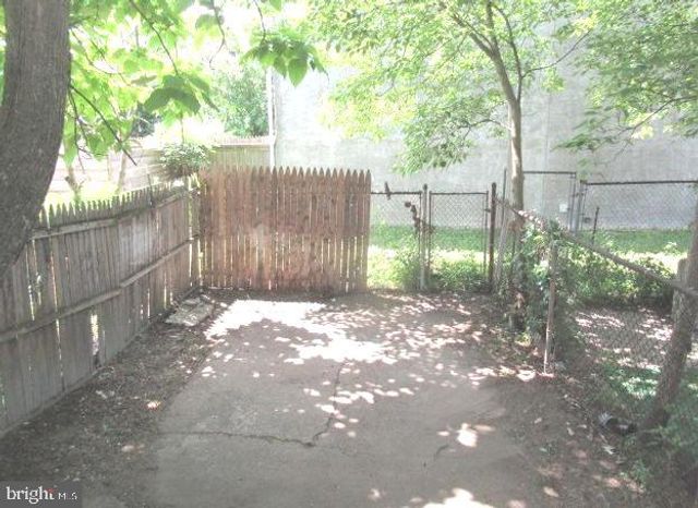 724 SPRUCE ST, Camden, NJ 08103