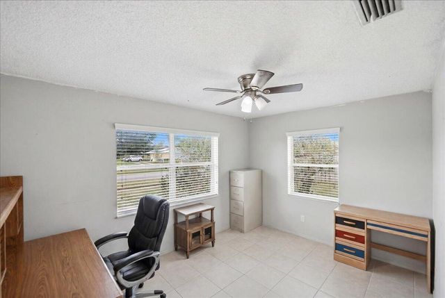 107 SE Selva Court, Port St. Lucie, FL 34983