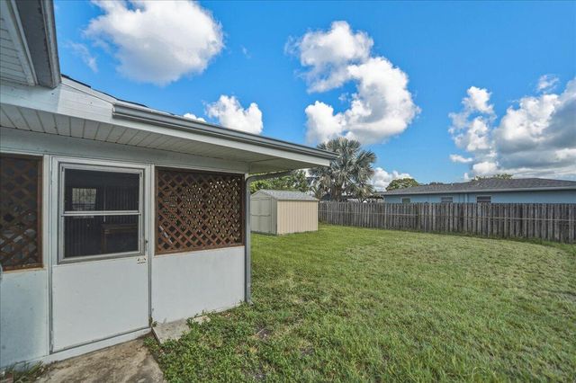 107 SE Selva Court, Port St. Lucie, FL 34983