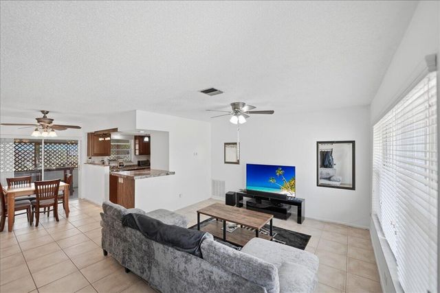 107 SE Selva Court, Port St. Lucie, FL 34983
