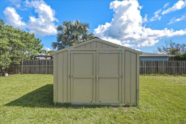 107 SE Selva Court, Port St. Lucie, FL 34983