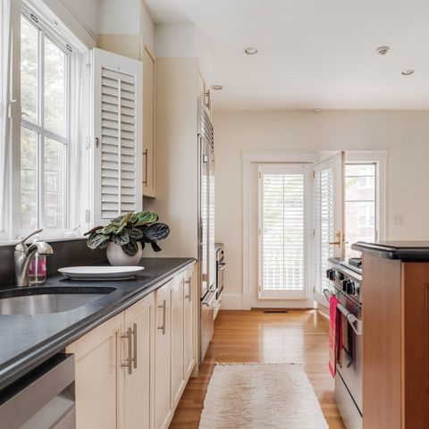 24 Langdon Street 1, Cambridge, MA 02138