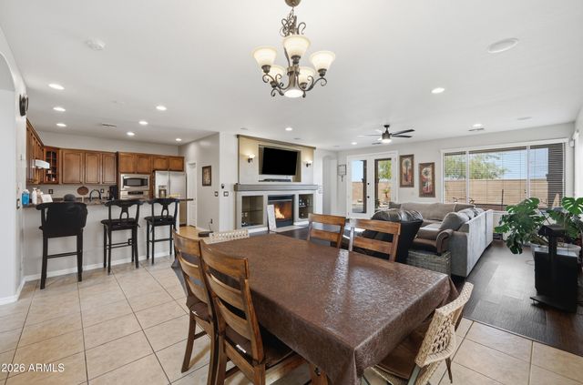 5515 S ROANOKE Street, Gilbert, AZ 85298