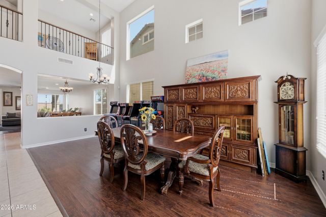 5515 S ROANOKE Street, Gilbert, AZ 85298