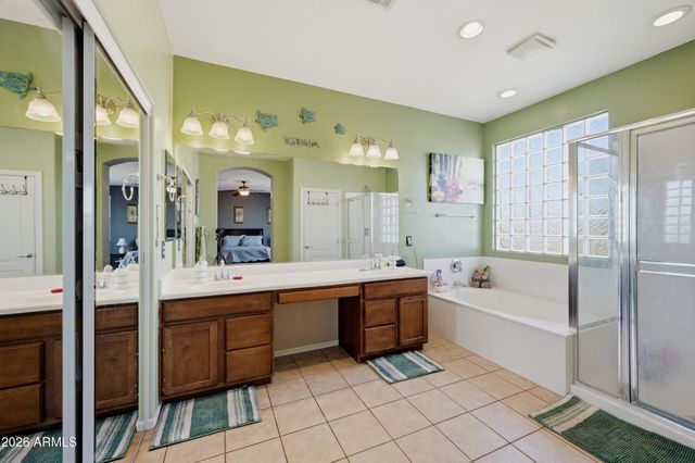 5515 S ROANOKE Street, Gilbert, AZ 85298