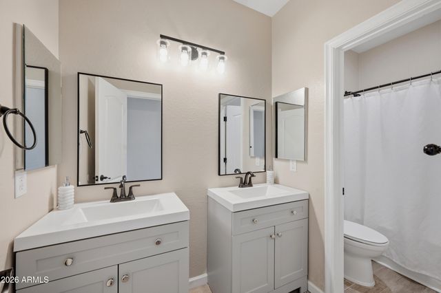 5515 S ROANOKE Street, Gilbert, AZ 85298