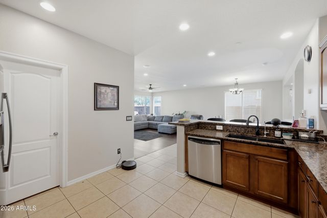 5515 S ROANOKE Street, Gilbert, AZ 85298