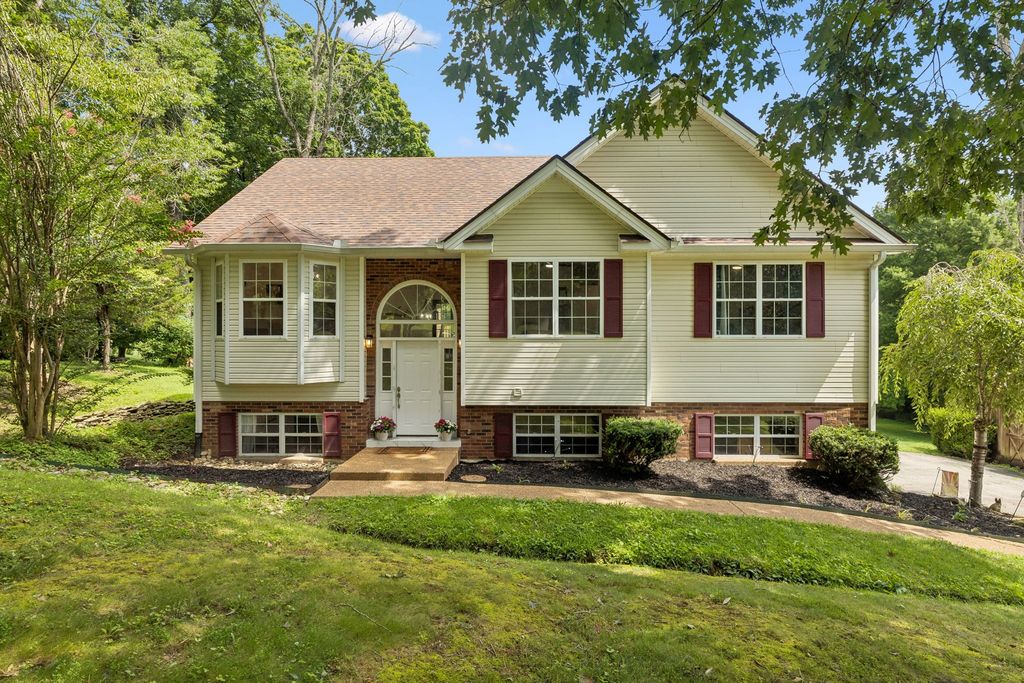 2024 Big Oak Dr, Spring Hill, TN 37174